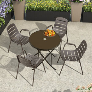 UV-festes Eisenstuhl aus Aluminium, ausgeklappt, Metalltisch und Stühle