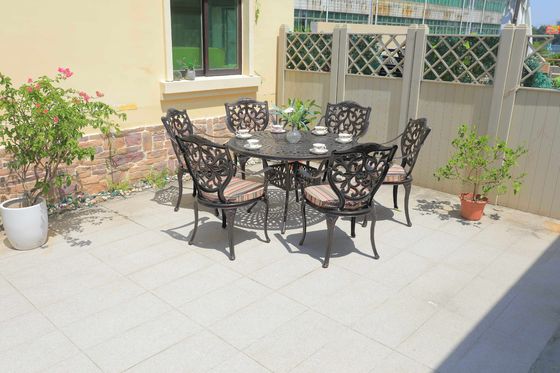 Moderner Stil Fest rotierender Outdoor-Tisch und Stühle mit optionaler Rattanfarbe
